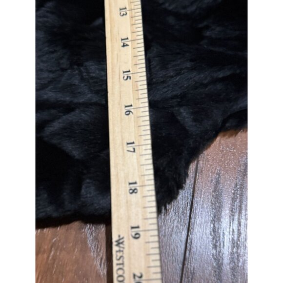 NEW Love Tree Womens S Black Faux Fur Vest Plush Soft Winter Outerwear Cozy Coat - Picture 13 of 15